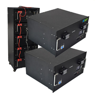 ইন্ডাস্ট্রিয়াল স্ট্যাবল কেস 5U 48V 100AH লিথিয়াম আয়রন ফসফেট ব্যাটারি প্যাক কালো জলরোধী এবং ধুলোরোধী