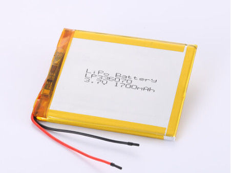 LP336070 3.7V 1700MAH লিথিয়াম আয়ন ব্যাটারি নির্মাতারা রাসায়নিক গঠন ওভারডসচার্জ সুরক্ষা এবং উচ্চ স্রাব হার সঙ্গে লিথিয়াম পলিমার ব্যাটারি