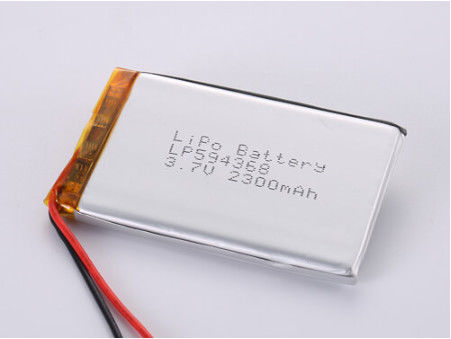 ই এম গ্রহণযোগ্য ওপেন ভোল্টেজ 3.7V 2300MAH লিথিয়াম পলিমার ব্যাটারি 1 বছরের শেল্ফ লাইফ এবং 3.7v এর নামমাত্র ভোল্টেজ সহ