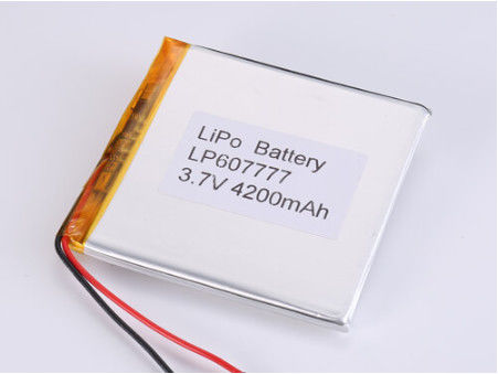 LP607777 3.7V 4200MAH লিথিয়াম পলিমার ব্যাটারি ওভারচার্জ সুরক্ষা এবং সিসি/সিভি চার্জিং পদ্ধতির সাথে